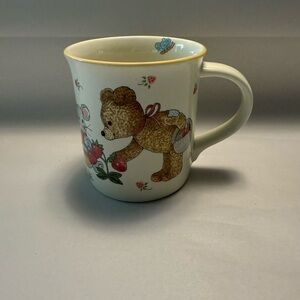 Mikasa Child’s Cute Bear and Butterfly Mug
